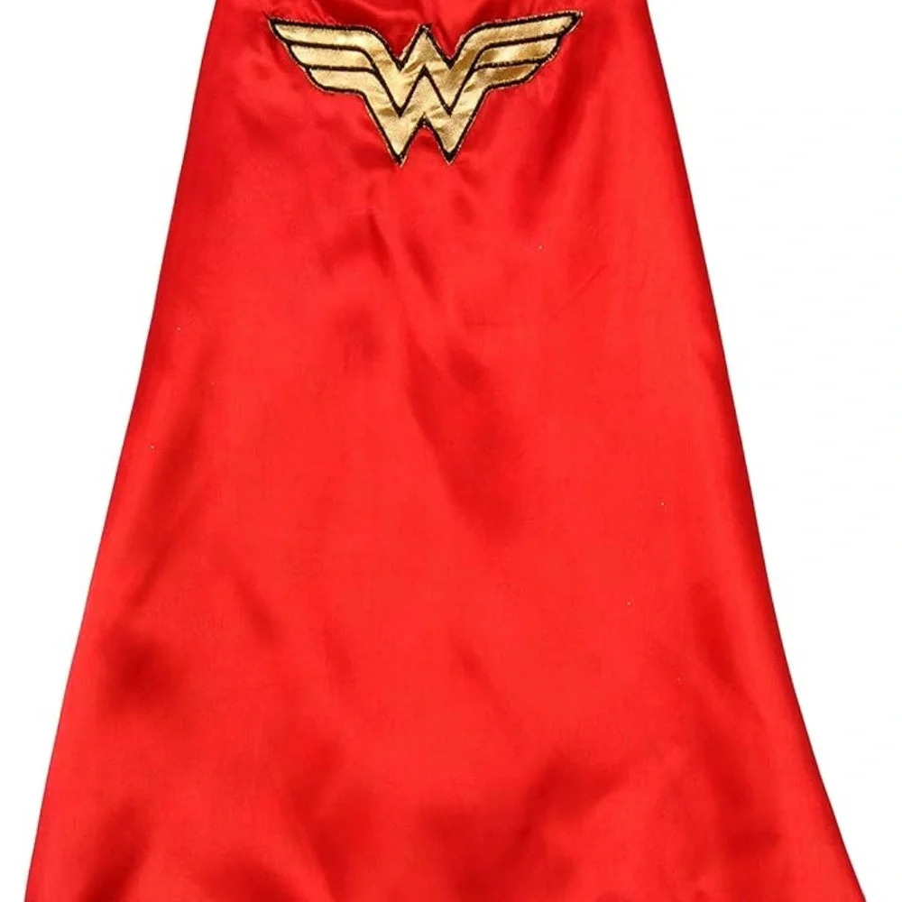 NWOT Rubie,s DC Comics Wonder Woman Pet Cape Size Large